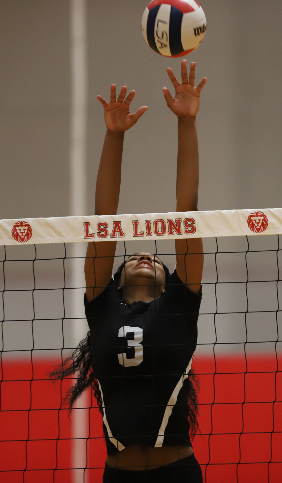 Eisenhower vs LSA volleyball 16 8.27.18.jpg